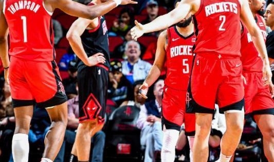 3年2150万签中锋，火箭加强双塔战术？3塔齐聚内线，3套组合出炉